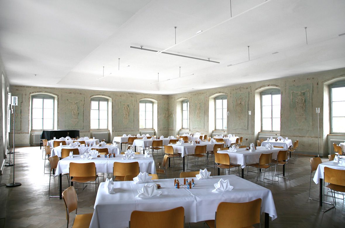 Stiftung Fintan - Gastro Fintan -  Tische
