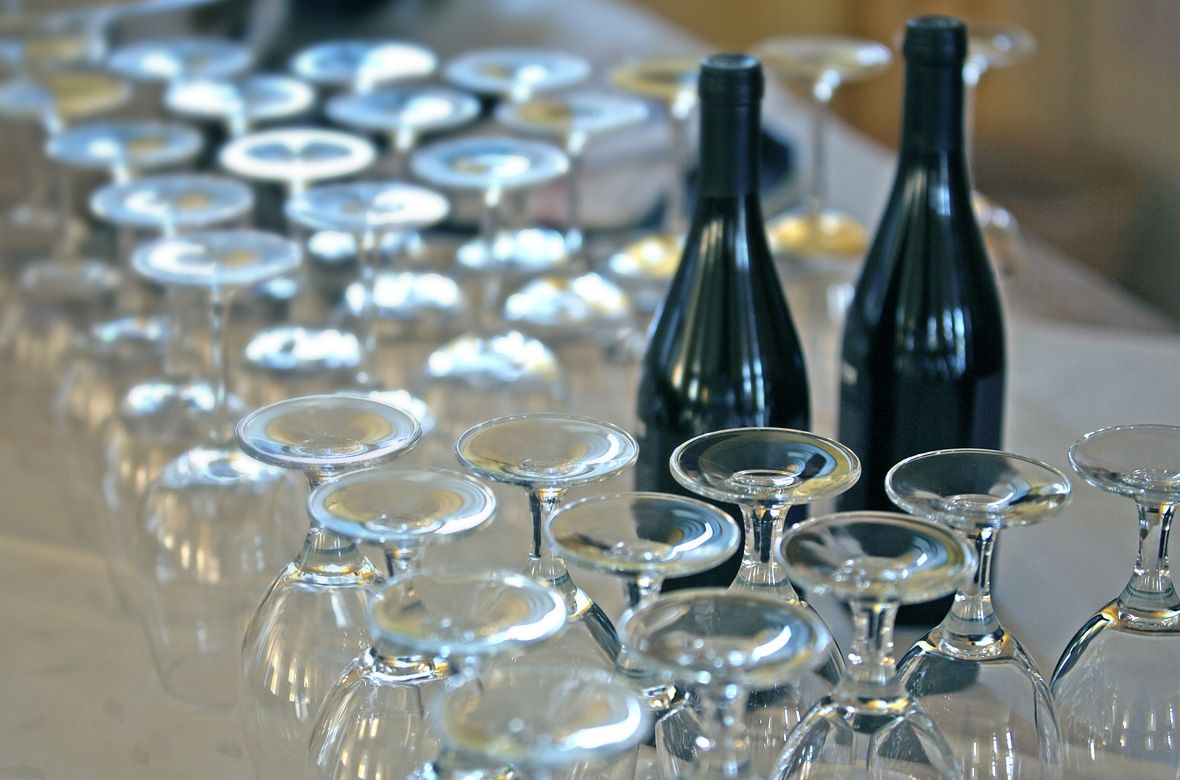 Stiftung Fintan - Gastro Fintan - Wein und Gläser